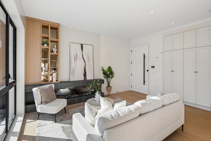 Property Photo: 3036 W 13th Avenue 2 BC V6K 2V2