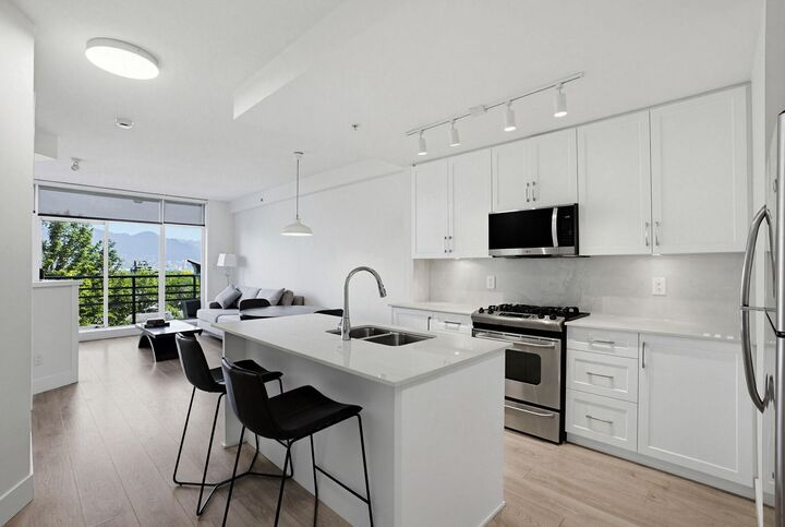 298 E 11th Avenue 407 — photo 1