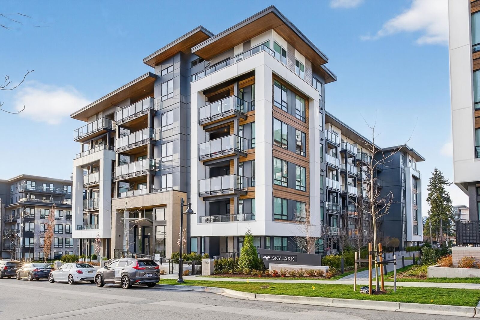 Property Photo: 625 Cottonwood Avenue 403 BC V3J 0S6