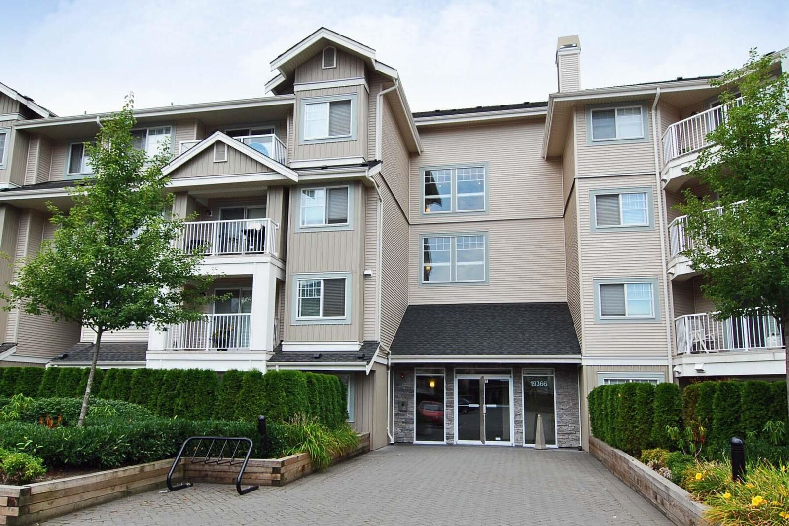 Property Photo:  19366 65 Avenue 406  BC V4N 5S1 
