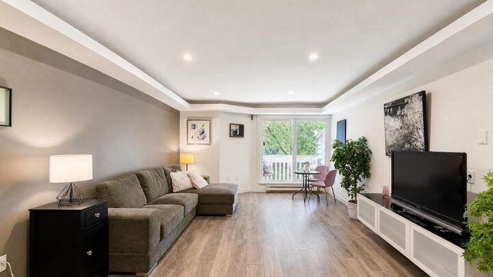 Property Photo:  1545 E 2nd Avenue 214  BC V5N 1C8 