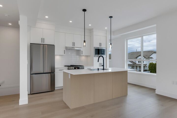 Property Photo:  30501 Robin Drive 22  BC V2T 0M5 