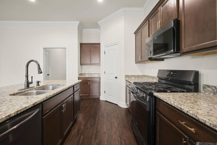 Property Photo:  10025 Ole Millstead Ct  LA 70816 
