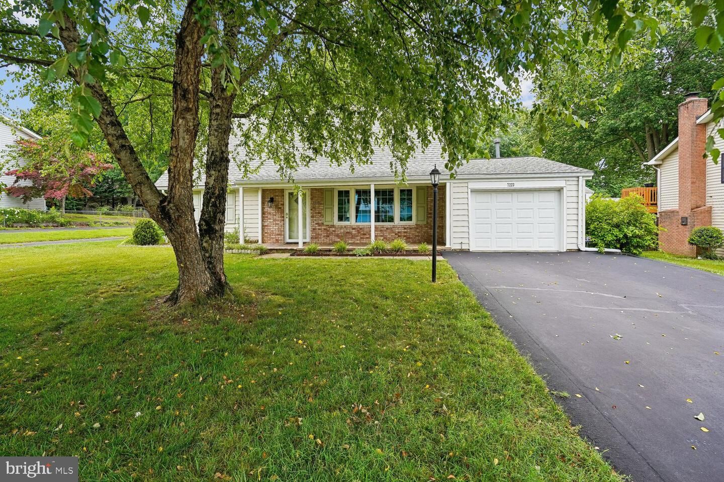 Property Photo:  7223 Wickford Drive  VA 22315 