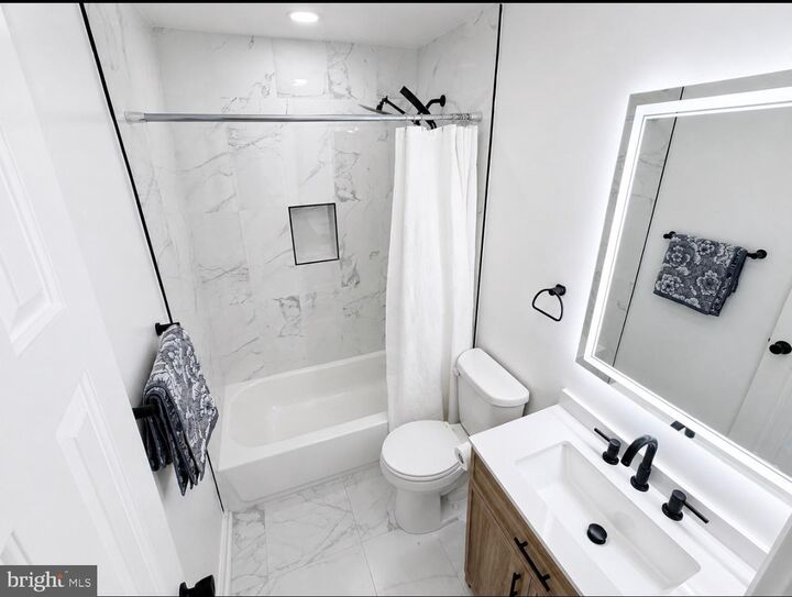 Property Photo:  100 Rugby  VA 22406 