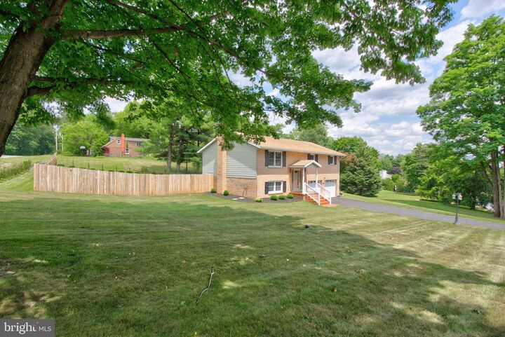 Property Photo:  135 Horseshoe Boulevard  PA 17003 