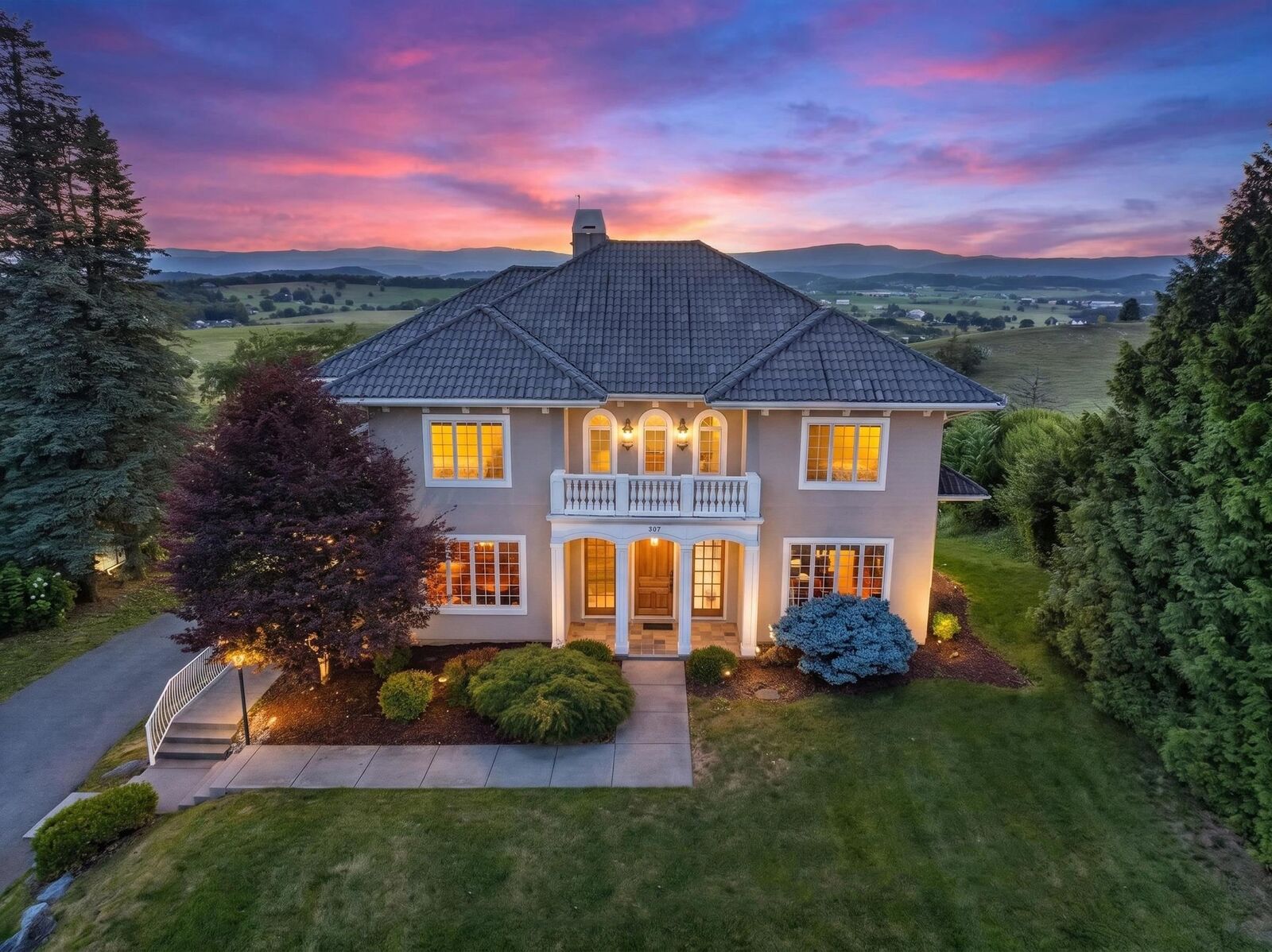 Property Photo:  957 Summit Ave  VA 22802 