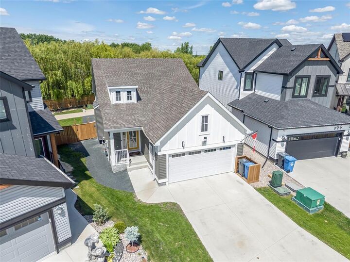 Property Photo:  95 Big Bluestem Road  MB R2C 5S8 