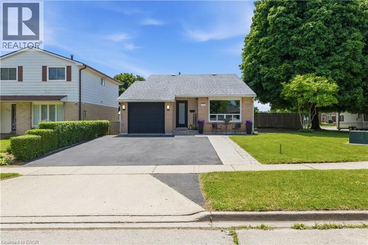 Property Photo:  1799 Briarwood Drive  ON N3H 5A6 