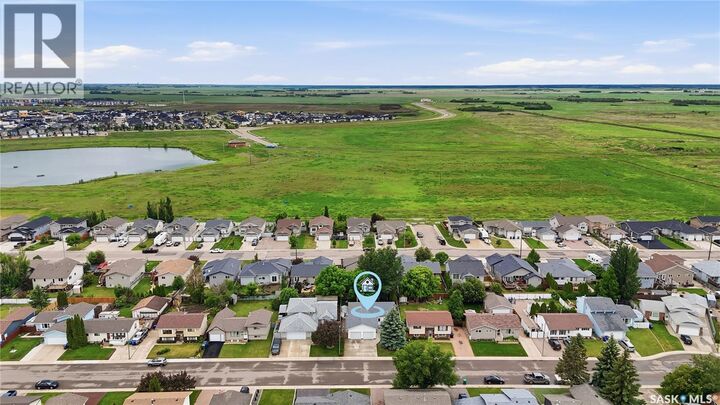 Property Photo:  62 Robinson Crescent  SK S7L 6N9 