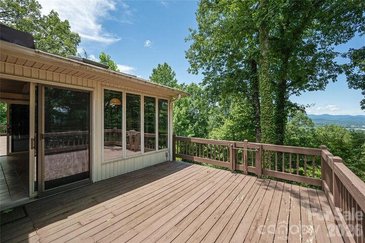 Property Photo: 615 Goldview Drive NC 28791