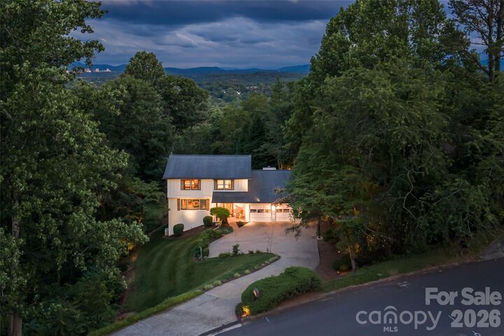 Property Photo:  24 Audubon Drive  NC 28804 