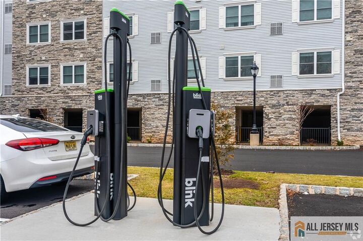 Property Photo: 1025 Raritan Road 201 NJ 07066