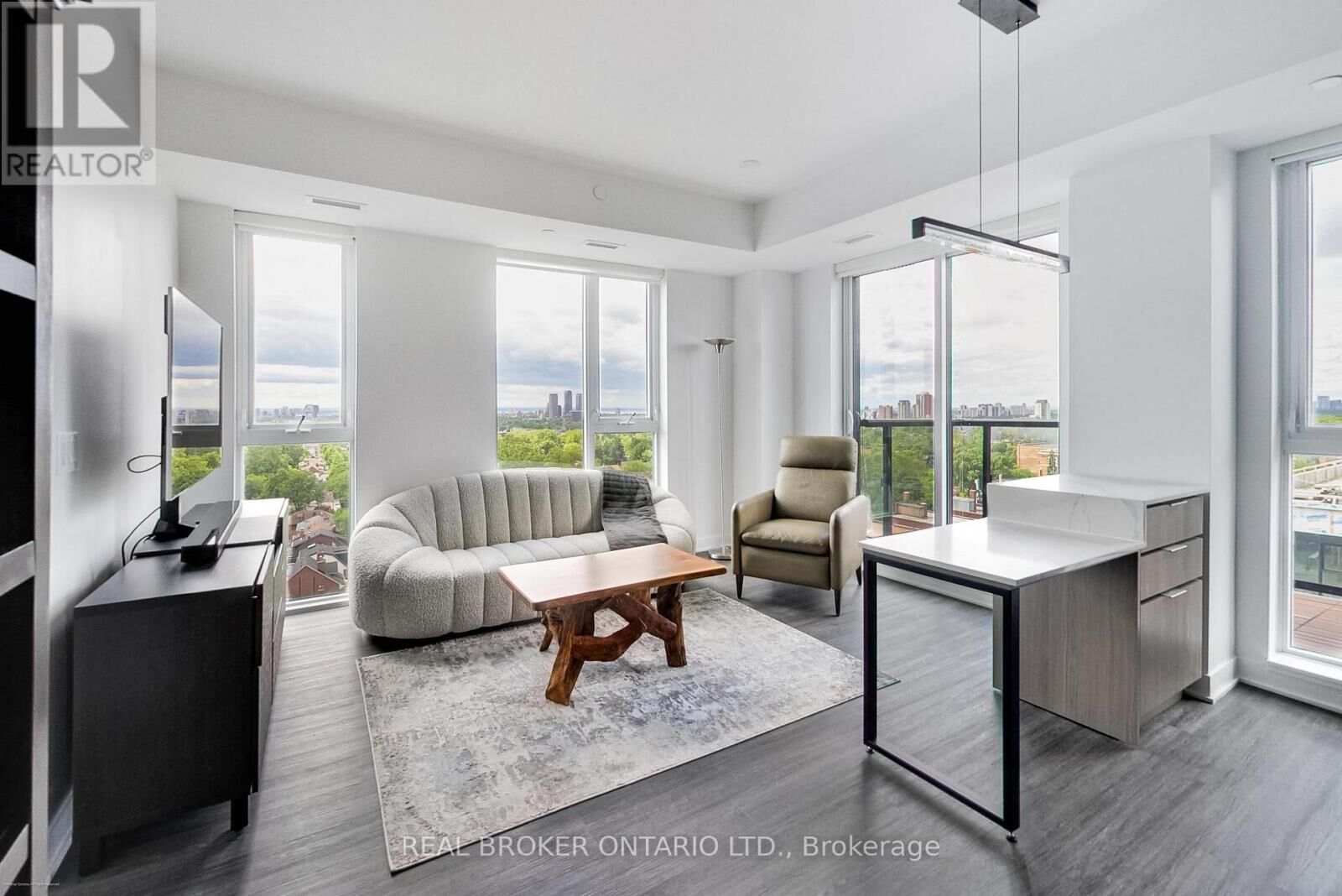 Property Photo: 185 Alberta Avenue 1207 ON M6C 0A5