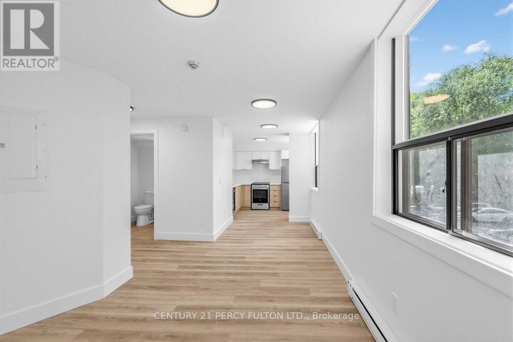 Property Photo:  2 Park Vista Drive 200  ON M4B 1A3 