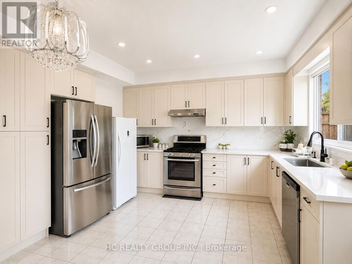 Property Photo:  44 Turnhouse Crescent  ON L6B 0S6 