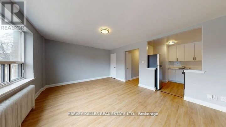 Property Photo:  31 Clearview Heights B4  ON M6M 2A2 
