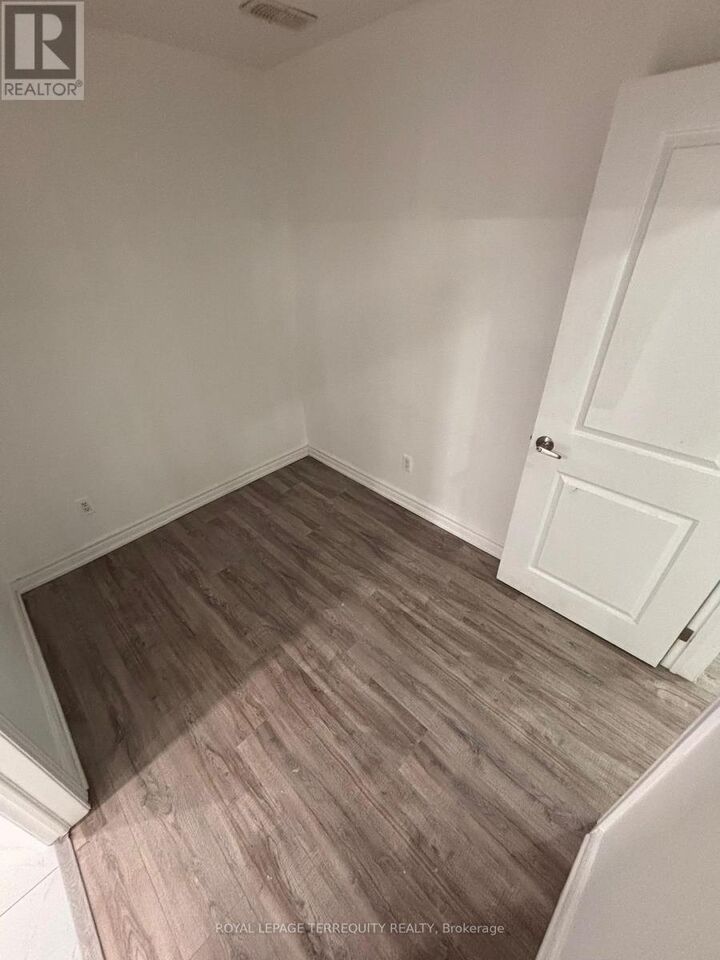 Property Photo:  4 Bachelor Street  ON L7A 5B1 