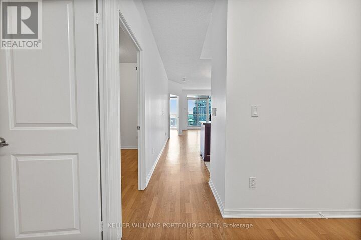 Property Photo:  21 Grand Magazine Street 1302  ON M5V 1B5 
