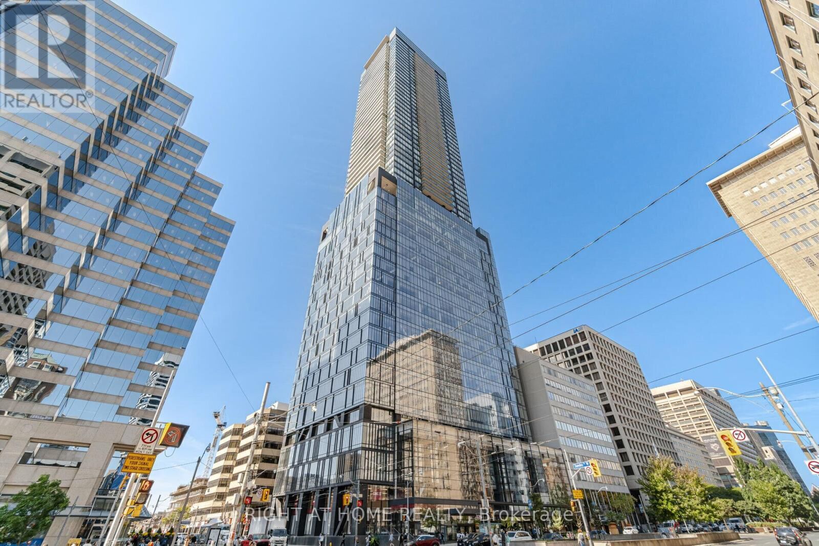 Property Photo:  488 University Avenue South 2507  ON M5G 0C1 
