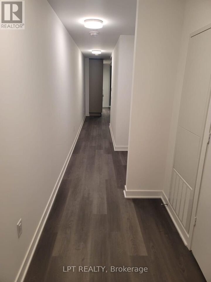Property Photo: 3900 Confederation Parkway 220 ON L5B 0M3