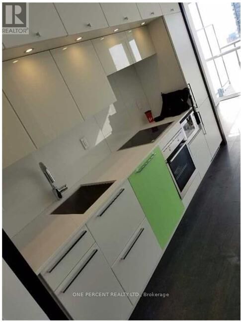 Property Photo: 15 Grenville Street 4510 ON M4Y 1A1