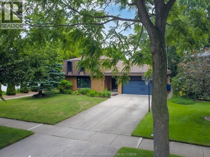 615 Lacroix Street — photo 1