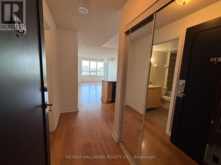 Property Photo:  35 Viking Lane 839  ON M9B 0A2 