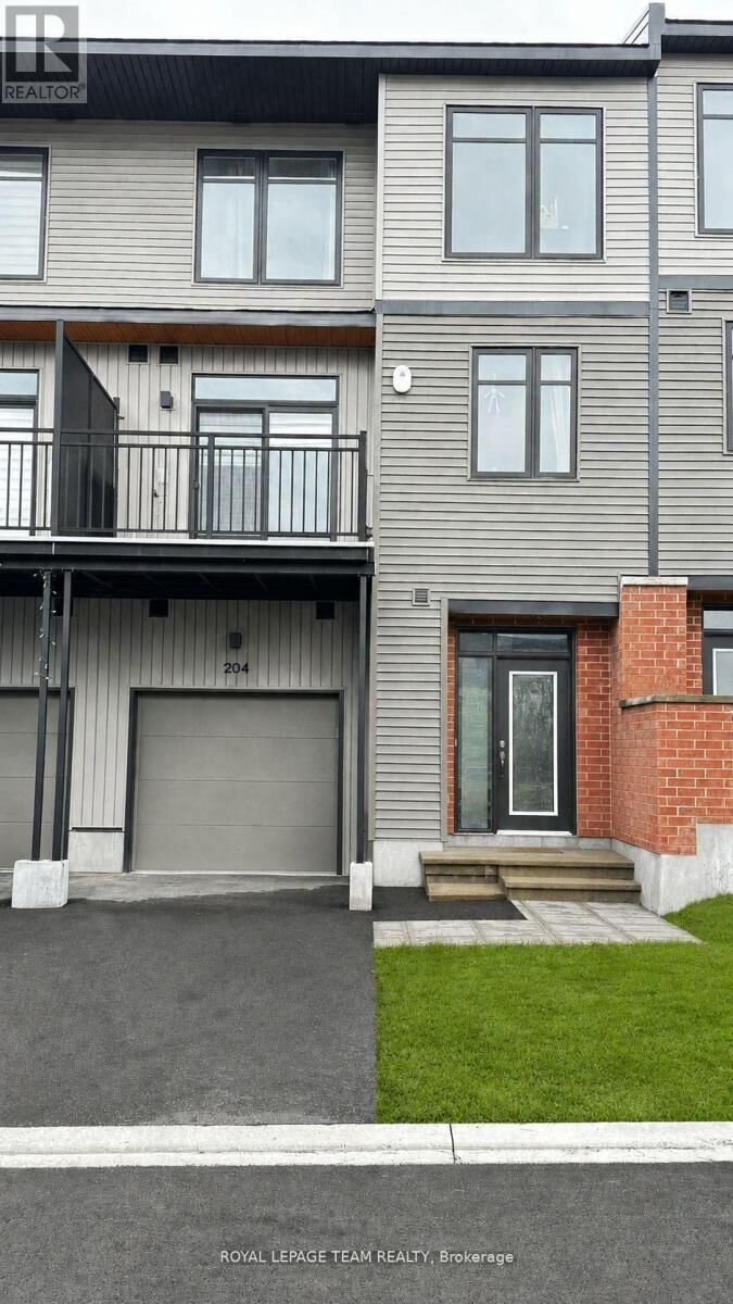 Property Photo:  204 Tussock Private  ON K1X 0M8 