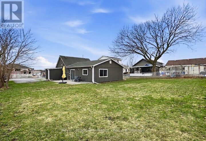 Property Photo:  91 Lywood Street  ON K8N 0N6 