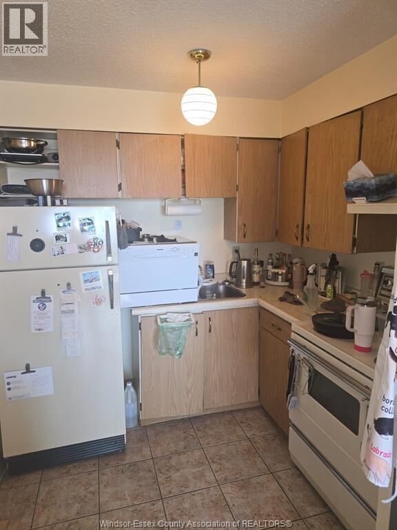 Property Photo:  150 Park Street West 811  ON N9A 4M6 
