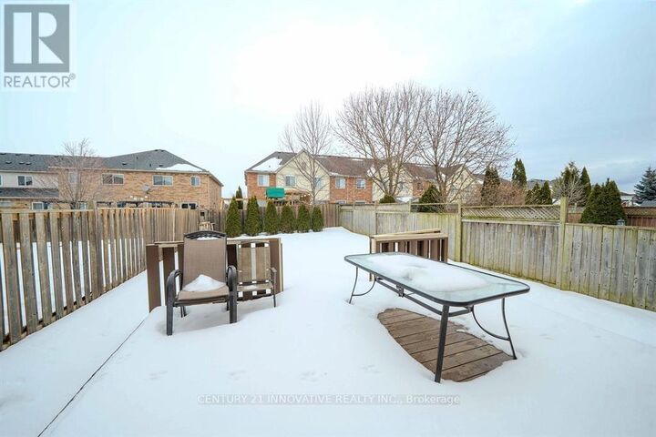 Property Photo:  63 Kirkland Place  ON L1P 1X1 