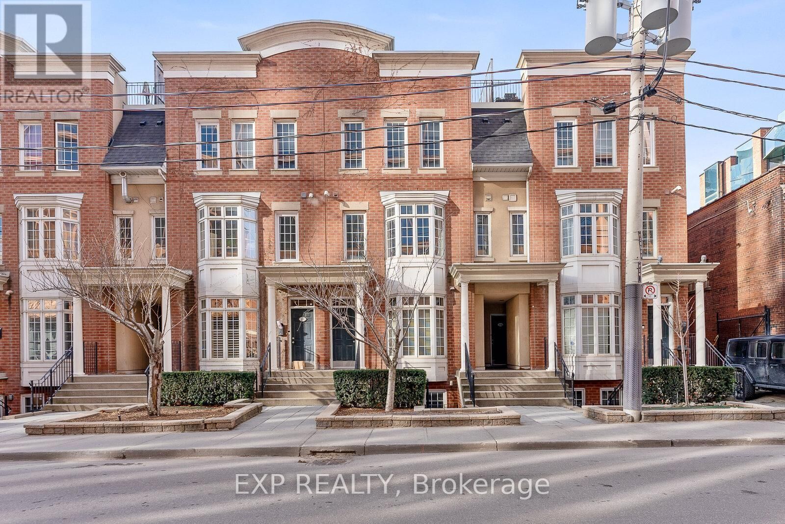 Property Photo:  12 Portland Street Th B  ON M5V 3N6 
