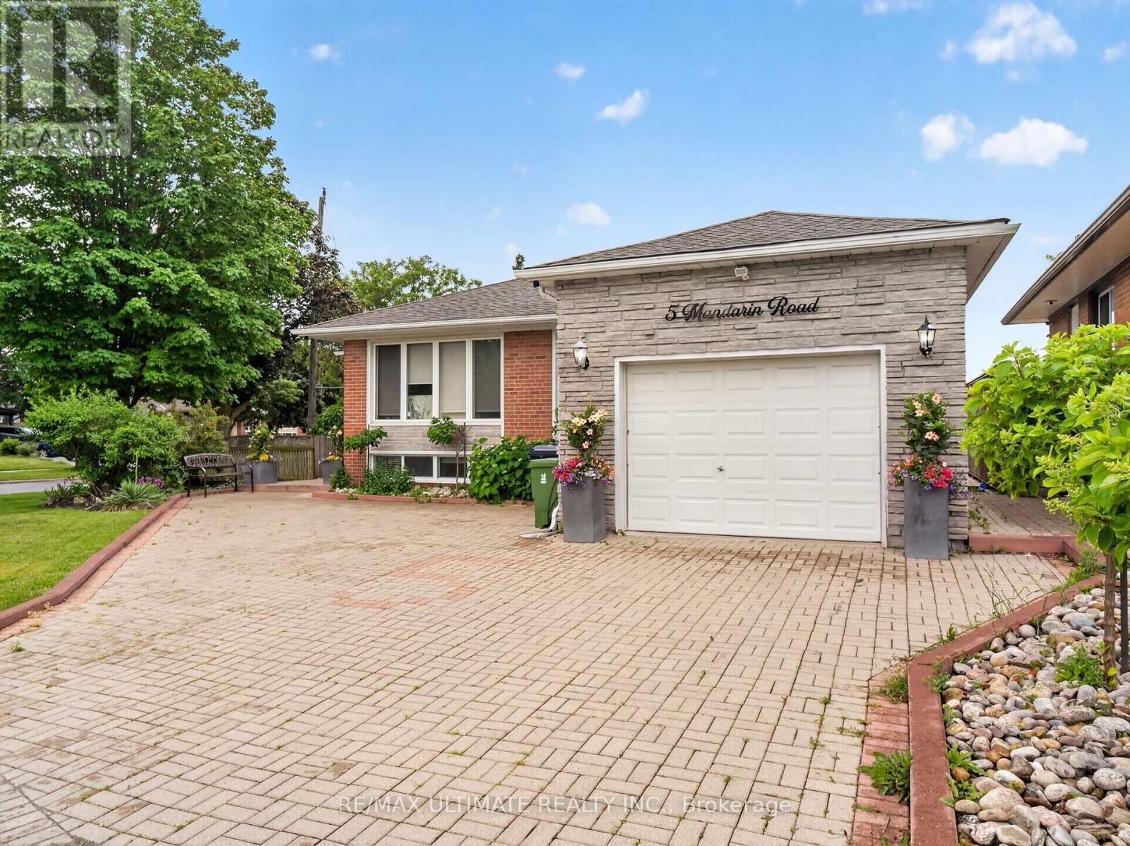 Property Photo:  5 Mandarin Road  ON M1M 1W2 