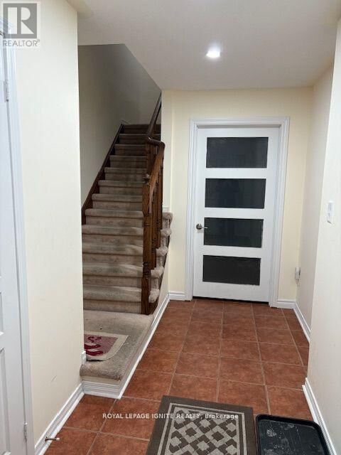 Property Photo:  11 Curran Hall Crescent  ON M1G 0A1 