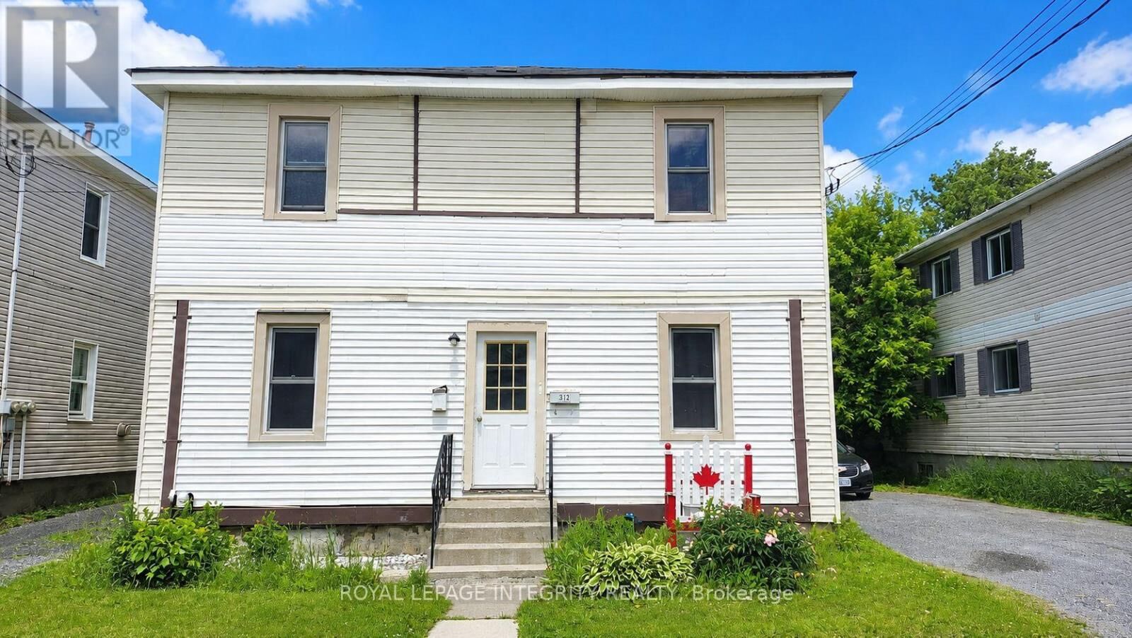 Property Photo:  312 Louisa Street A  ON K6H 4R1 