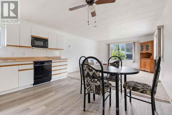 Property Photo:  19 Park Crescent  ON K9V 4R3 