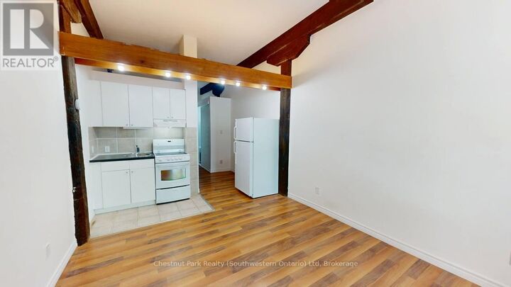 Property Photo:  97 Farquhar Street 303  ON N1H 3N4 