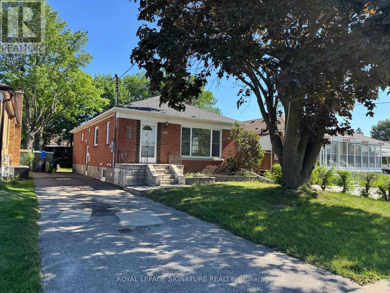 Property Photo: 130 Budea Crescent Main Fl ON M1R 4W1