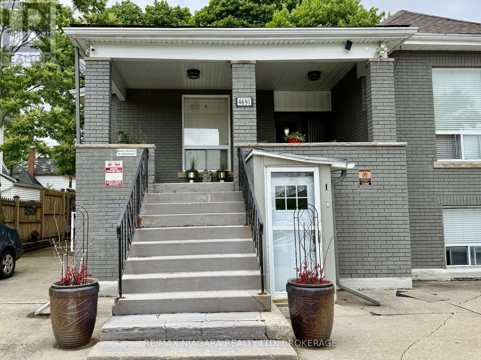 Property Photo: 4691 River Road Unit 6 ON L2G 3G2