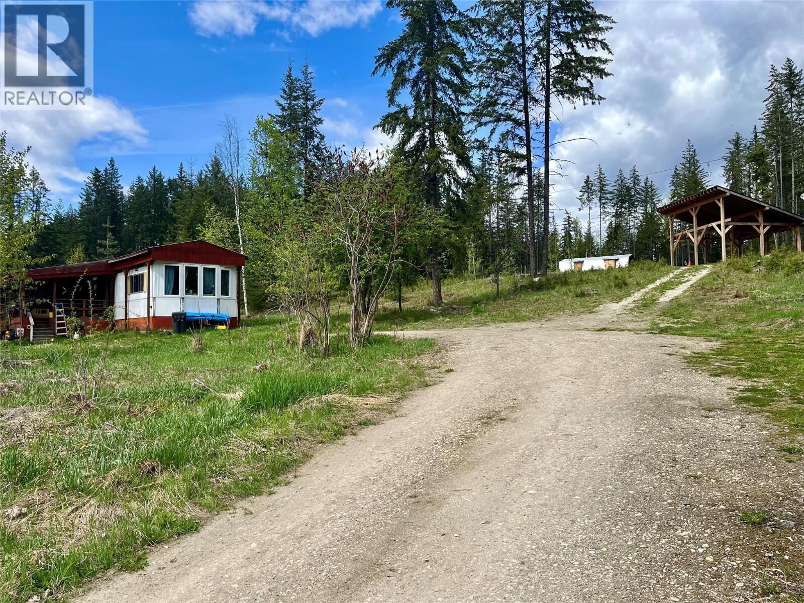 Property Photo: 864 Bartley Road BC V0G 1R1