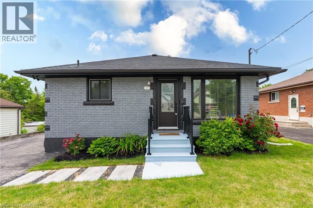 Property Photo:  69 Clarke Street North  ON N4S 7M4 