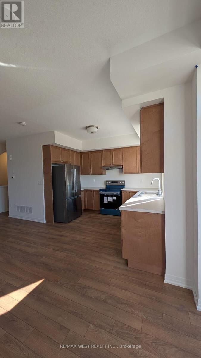 Property Photo:  660 Colborne Street West 30  ON N3T 0Y7 
