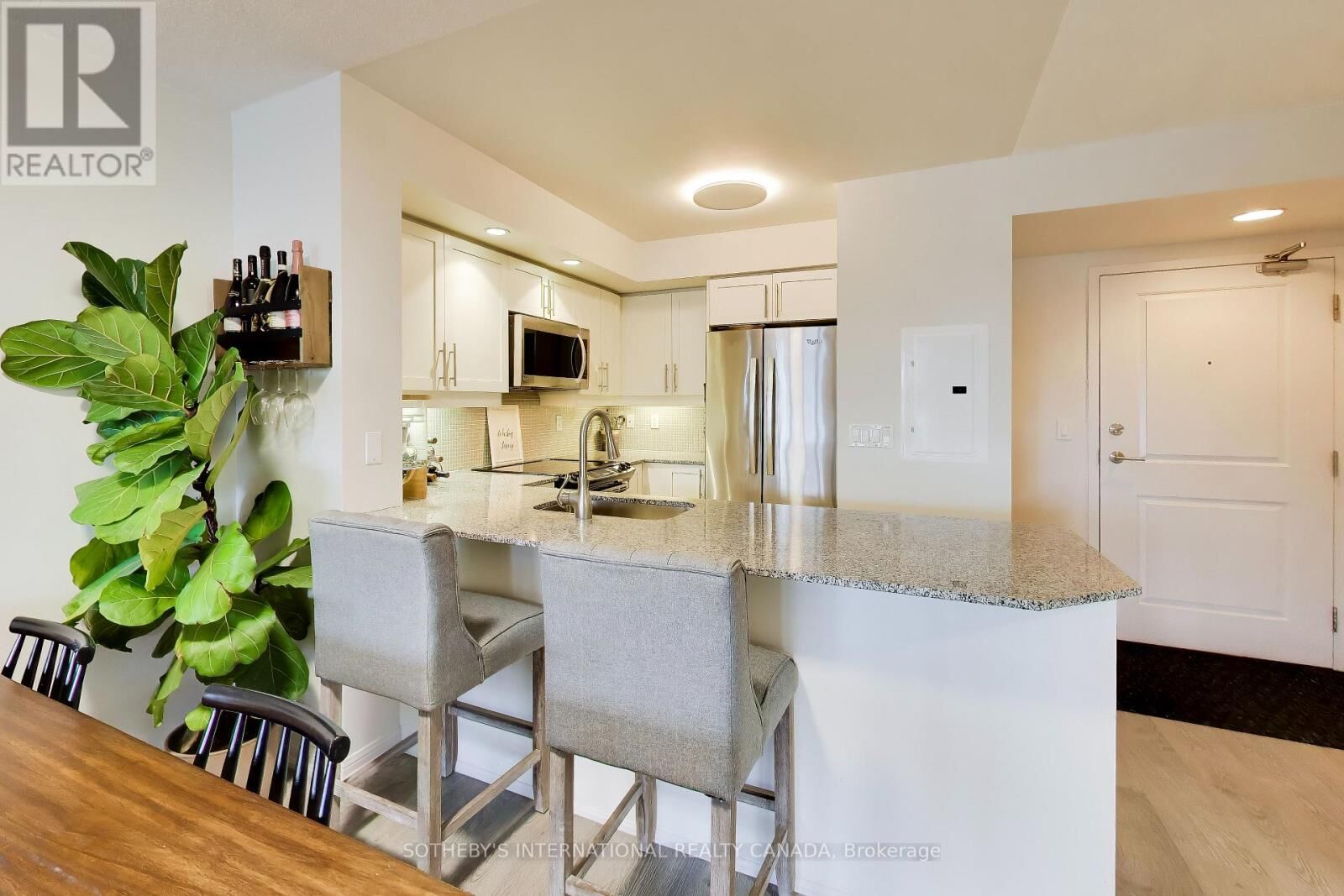 Property Photo:  85 East Liberty Street 720  ON M6K 3R4 