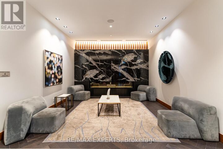 Property Photo:  7895 Jane Street 2106  ON L4K 0K2 