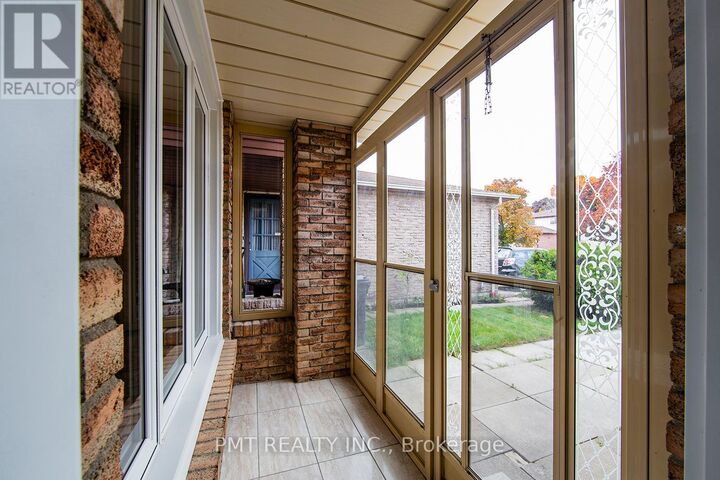 Property Photo: 26 Granada Crescent ON M1B 2H5