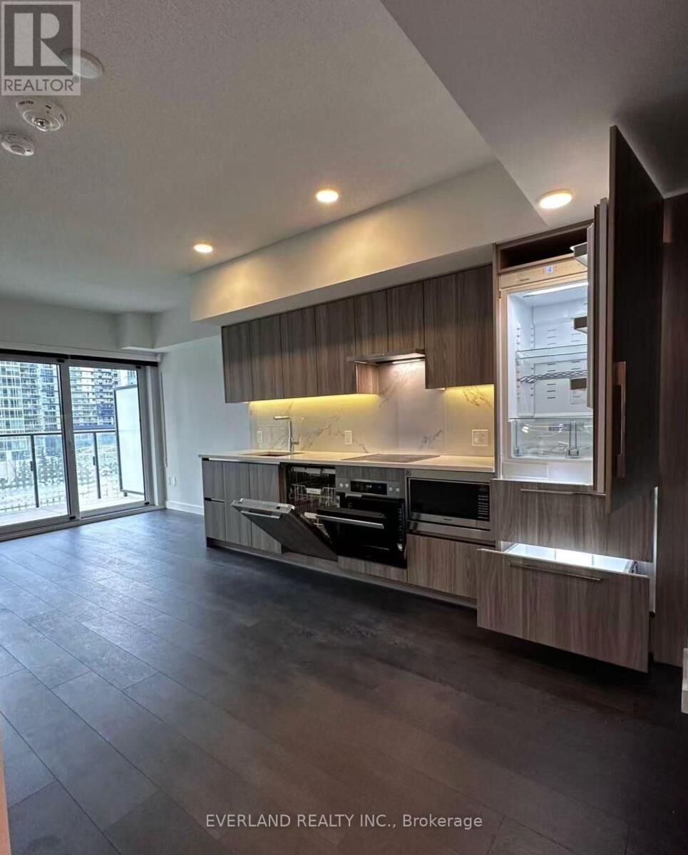 Property Photo:  3 Concord Cityplace Way 535  ON M5V 0X4 