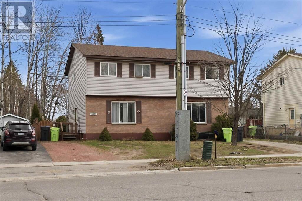 Property Photo:  1004 & 1006 Pine St  ON P6B 5V1 