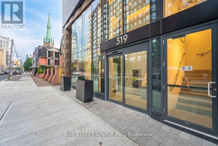 Property Photo:  319 Jarvis Street 4212  ON M5B 0C8 