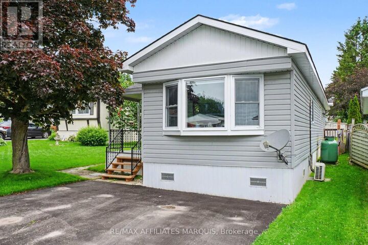 Property Photo:  10 Saddle Avenue  ON K7A 0J4 